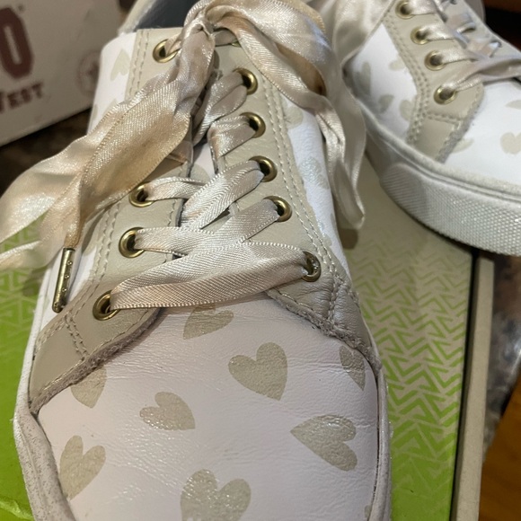 Nursing Sneakers!!! - Picture 3 of 9